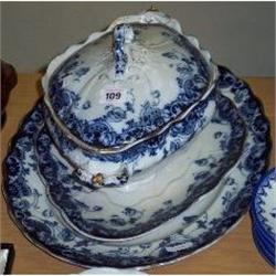6 PIECE OF BLUE WHITE AND GILT ARUNDLE OPA