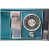 Image 5 : Sony & Emerson Plastic Radio