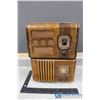 Image 1 : Serenader & Westinghouse Wooden Radios