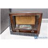 Image 4 : RCA Victor Wooden Radio - Model BT-44