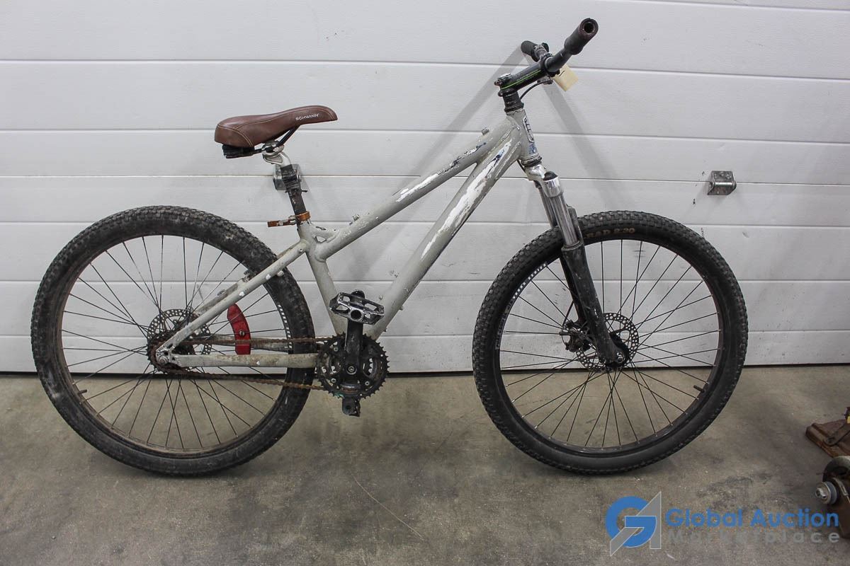 26" Mens Haro Mountain Bike