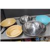 Image 1 : Assorted Mixing Bowls