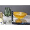 Image 5 : Assorted Glass Vases & Decor