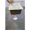 Image 1 : **Cast Porcelain Sink & Adjustable Pedestal