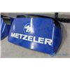Image 4 : Metzeler & Michelin Tire Displays