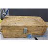 Image 6 : Wooden Box w/Chain Saw