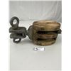 Image 1 : Vintage Heavy Wood and Metal Pulley