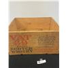 Image 1 : Vintage Vat 69 Scotch Whiskey Wood Crate