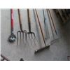 Image 2 : 6 Yard Tools - 3 Rakes, 2 Forks, 1 Edger