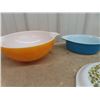 Image 3 : Pyrex Daisy Cinderella Bowl 68-73 , 2 Verde Casserole Lids 67-72 , 2 Butterfly Casserole Lids