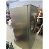 Image 2 : Frigidaire Professional SS Side x Side Fridge/Freezer w Water & Ice Maker - Small Scrape on Front 69