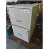 Image 2 : 2 Drawer Metal Filing Cabinet w Keys & Folding Leg Table