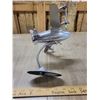 Image 4 : Metal prop airplane décor