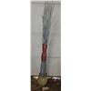 Image 1 : Vase & decorative sticks