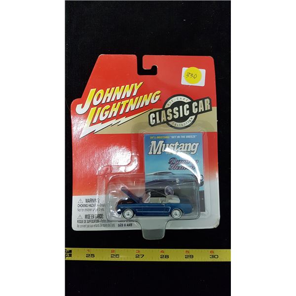 Johnny Lightning Mustang