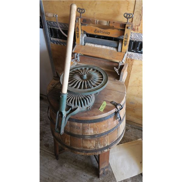 Wooden Washer w/ Wringer
