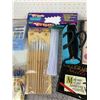 Image 4 : ART LOT CALLIGRAPHY PAINT BRUSHES ETC