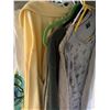 Image 5 : LOT OF 40+ PIECE OF WOMENS CLOTHING MOSTLY 2X AND 3X