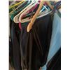 Image 4 : LOT OF 30+ PIECE OF WOMENS CLOTHING MOSTLY MEDIUM AND LARGE
