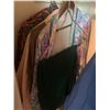 Image 8 : LOT OF 30+ PIECE OF WOMENS CLOTHING MOSTLY MEDIUM AND LARGE