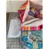 Image 4 : KNITTING BAG AND YARN CONTENTS
