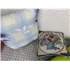 Image 4 : VARIOUS THROW PILLOWS