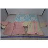 Image 5 : Lot of baby Items: Blanket, Knitted clothes, Baby Books