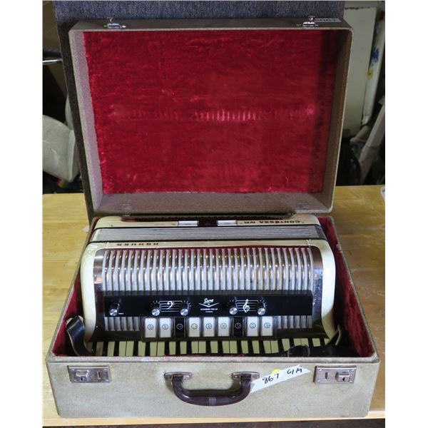 Hohner Contessa IVM Accdordian White Standard size, 45 keyboard, 120 key bass