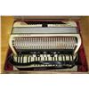 Image 3 : Hohner Contessa IVM Accdordian White Standard size, 45 keyboard, 120 key bass