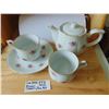 Image 1 : 1036 FTD KOREA 2 CUPS ONE SAUCER & 1 PERSON TEAPOT