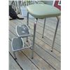 Image 2 : 1039 VINTAGE KITCHEN FOLD OUT LADDER STOOL