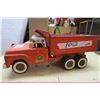 Image 1 : Lil Beaver Metal Toy Dump Truck - 16"