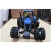 Image 2 : TG 285 New Holand Tractor Toy - Metal/Rubber/Plastic - 14"x10"X8"