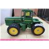Image 2 : John Deere Metal Toy Tractor - 14"