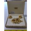 Image 1 : Floral Gold Tone & Rhinestone Broach & Clip Back Earrings