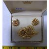 Image 2 : Floral Gold Tone & Rhinestone Broach & Clip Back Earrings