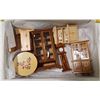 Image 1 : Lot of Wood Doll Furniture (7 Pieces)
