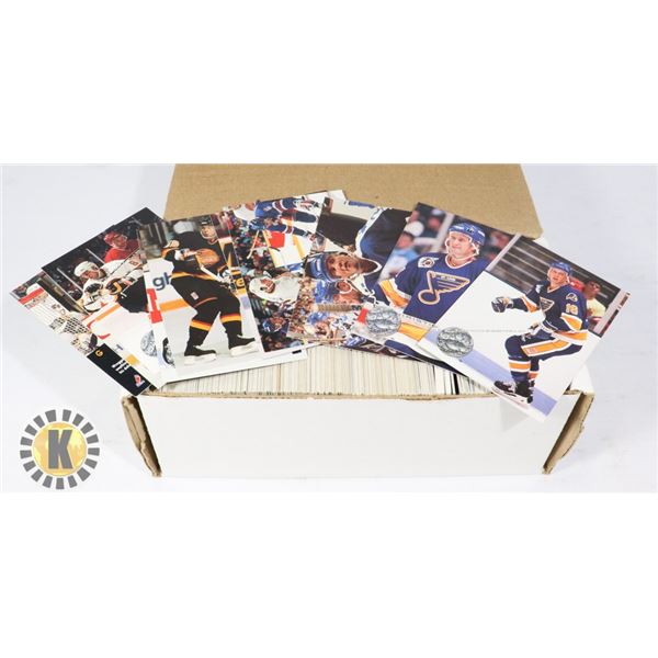 SMALL BOX OF HOCKEY CARDS