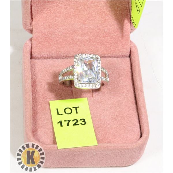 SILVER PLATED FASHION RING WITH CRYSTAL STONES