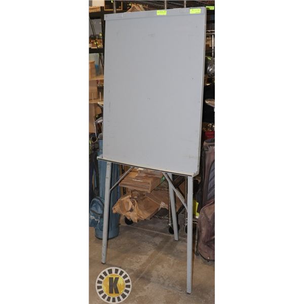 ART OR PRESENTATION EASEL
