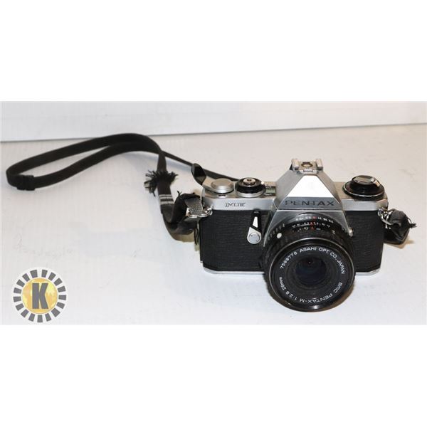 VINTAGE 35MM CAMERA BODY /W LENS – PENTAX