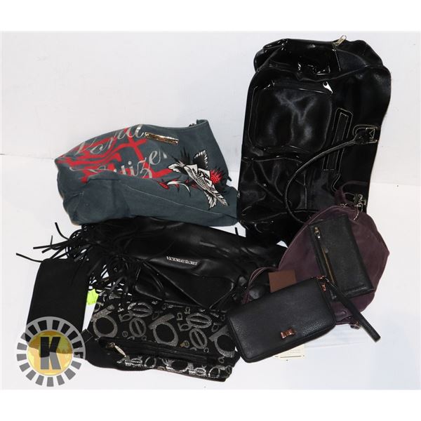 MEDIUM TOTE OF HANDBAGS AND PURSES