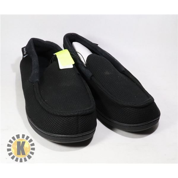 SLIPPERS SIZE 12 BLACK