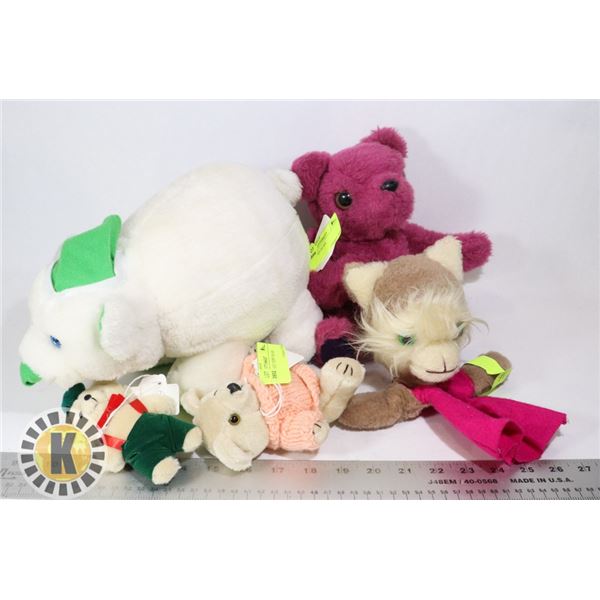 LARGE FLAT OF VINTAGE STUFFED ANIMALS