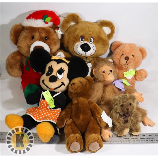 LARGE FLAT OF VINTAGE STUFFED ANIMALS