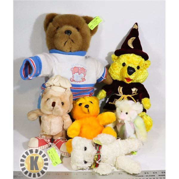 LARGE FLAT OF VINTAGE STUFFED ANIMALS