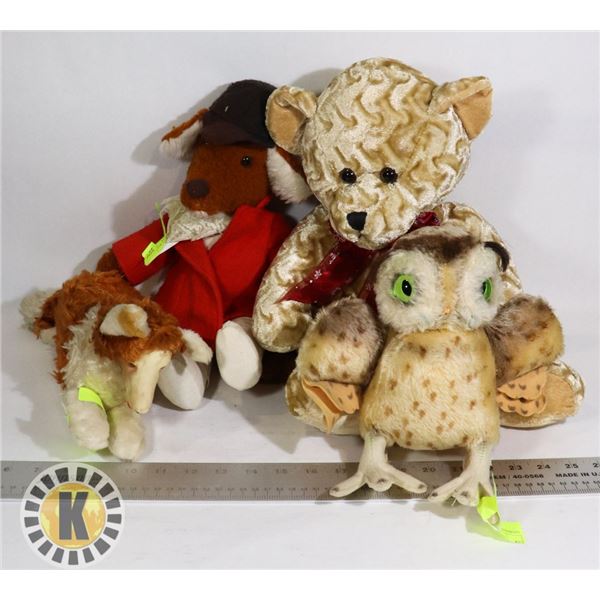 LARGE FLAT OF VINTAGE STUFFED ANIMALS