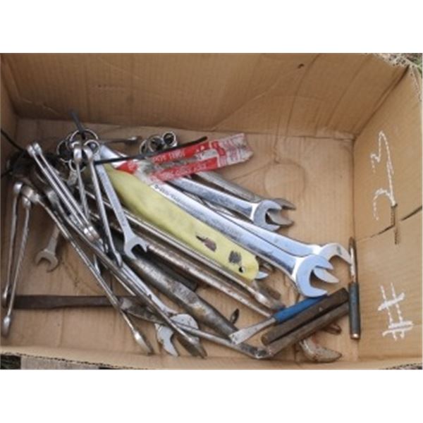 BOX OF ASSORTED COMBINATION WRENCHES