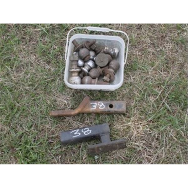 2 HITCHES & TRAILER BALLS