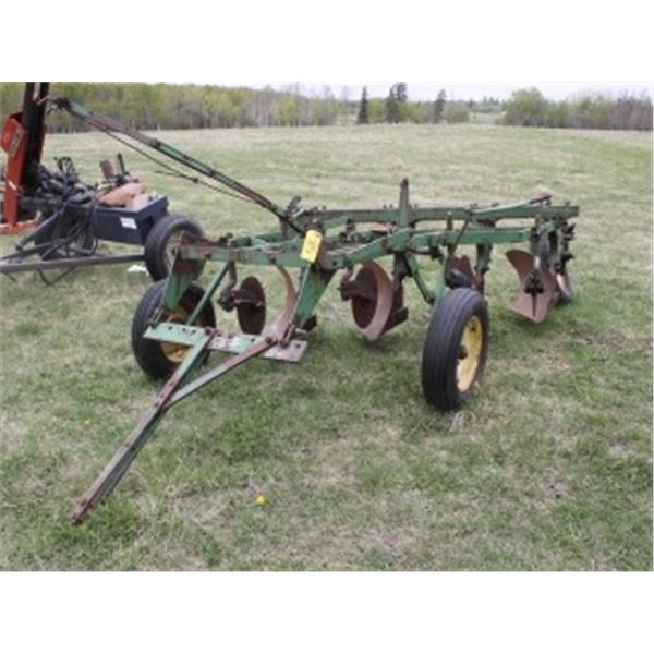 JOHN DEERE 4 BOTTOM PLOW C/W COULTERS